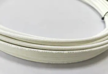 Câble flexible en fluoropolymère